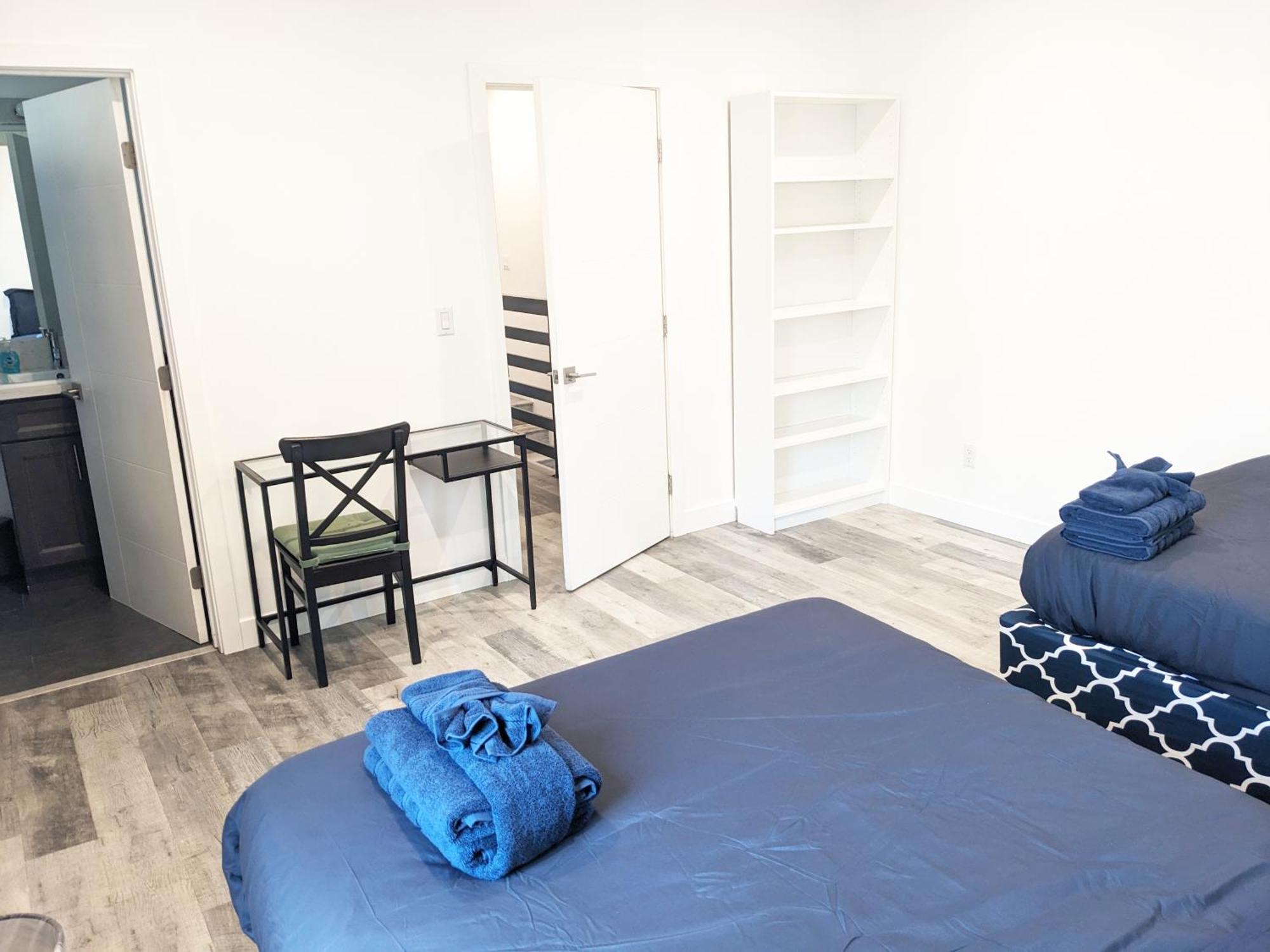 Luxury 3 Bedroom Near Hollywood Prime Location *